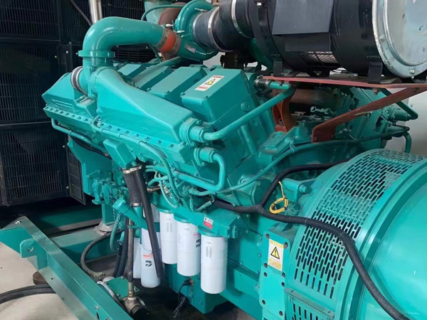 临猗更换100kW柴油发电机组机油时，需要注意哪些事项？