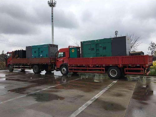 临猗涂抹密封胶后，需要等待多长时间才能安装水冷式机油散热器密封件？